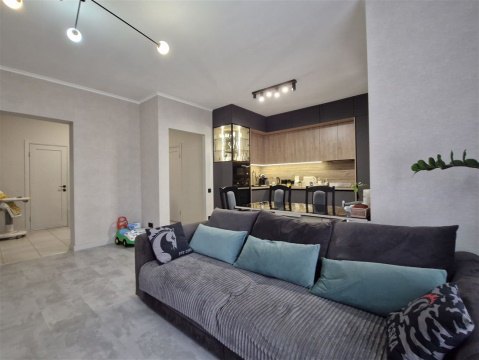 3-к квартира, 11/19 эт., 77м²